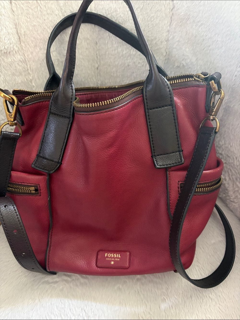 Fossil Burgundy Leather Shoulder Bag with Dark Brown Trim